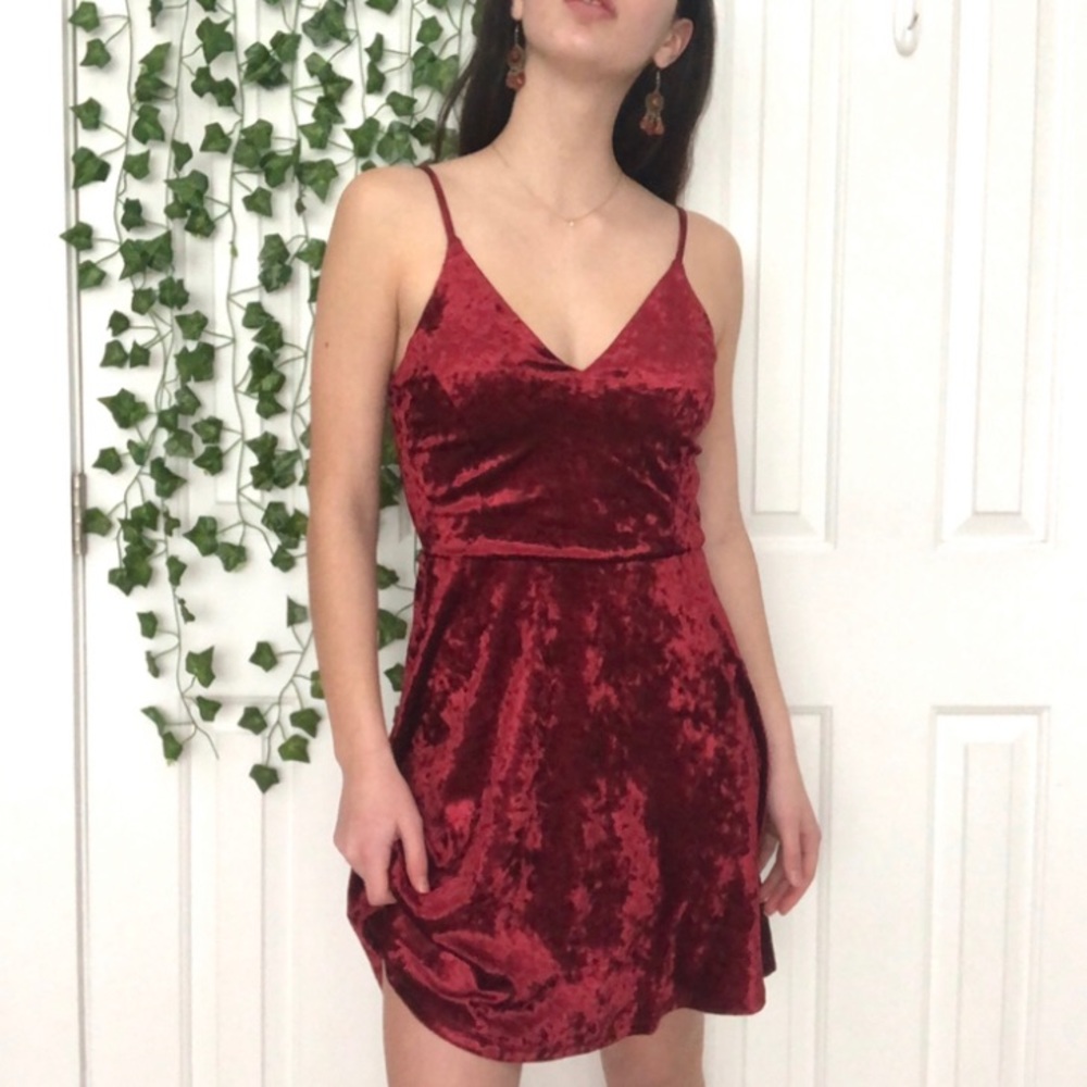 🥀CRUSHED VELVET RED DRESS🥀